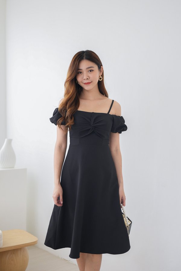 Raelyn Bow Front Dress In Black
