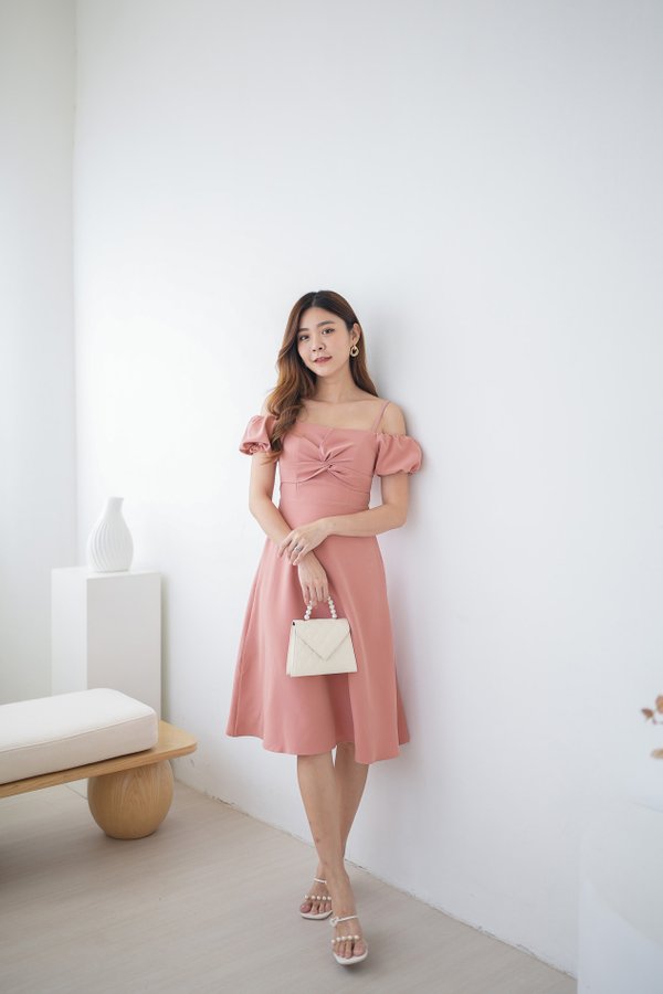 Raelyn Bow Front Dress In Tea Rose