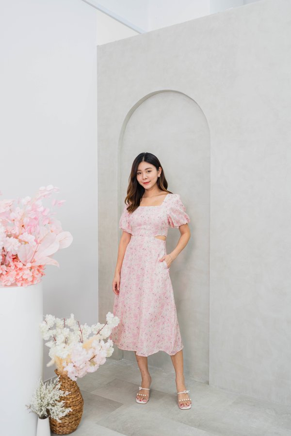 Merdith Premium Emboss Floral Dress In Pink