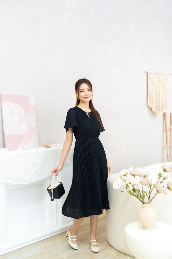 Faith Pleated Flutter Sleeve Dress In Black