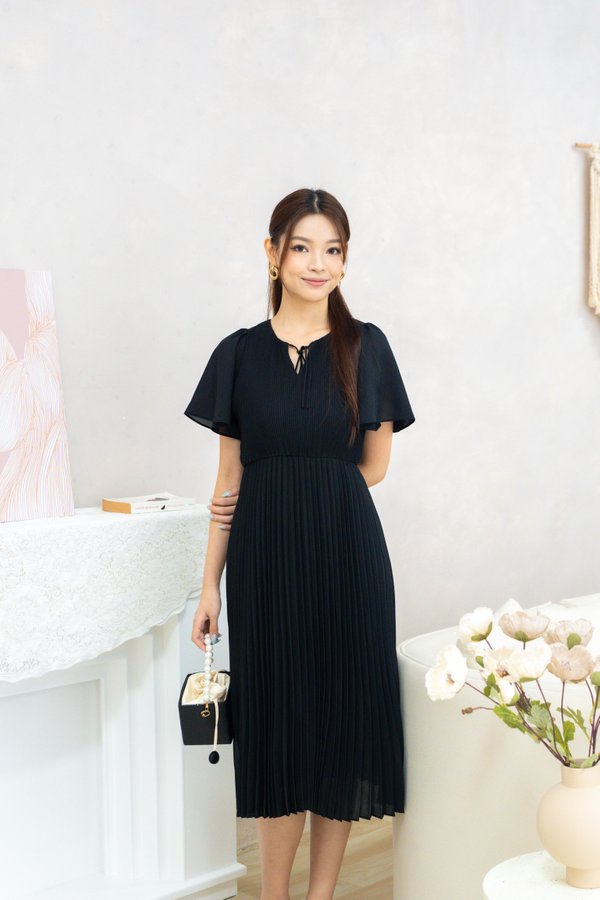 Faith Pleated Flutter Sleeve Dress In Black