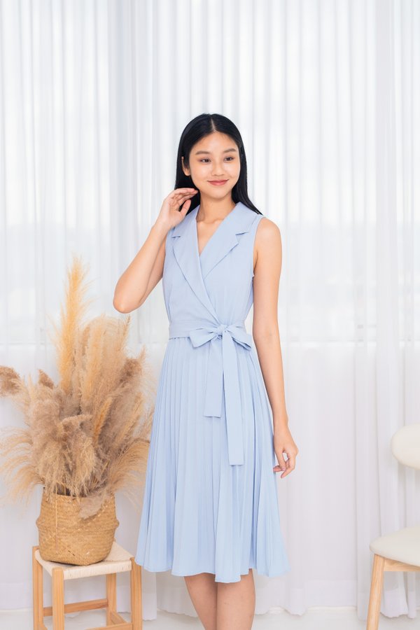 Cleo Pleated Midi Dress In Blue