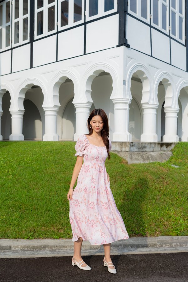 Belinda Prints Smocked Dress In Pink