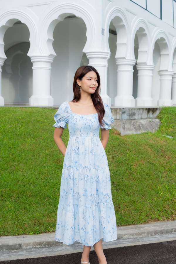 Belinda Prints Smocked Dress In Blue