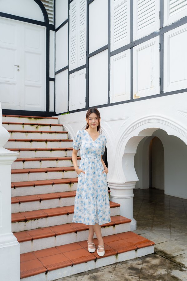 Kallyn Pearl Buttons Emboss Dress In Blue