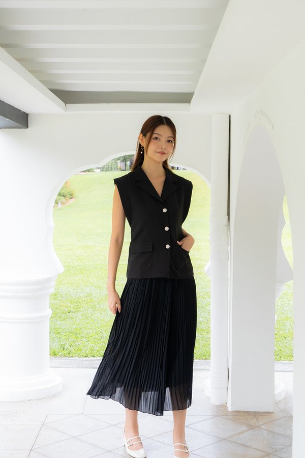 Lavita Pleated Skirt In Black