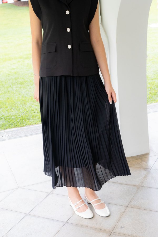 Lavita Pleated Skirt In Black