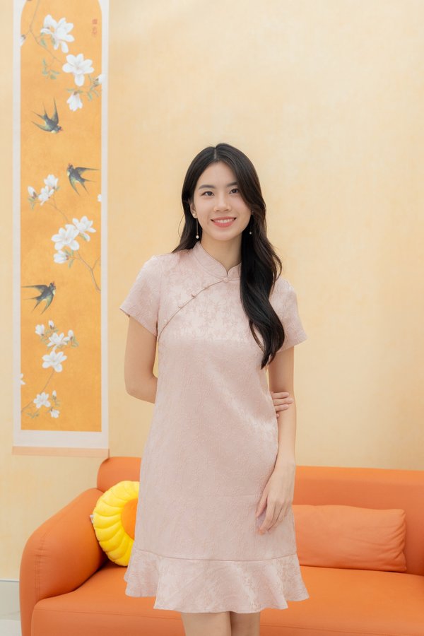 Coraline Oriental Cheong Sam Dress In Dusty Pink