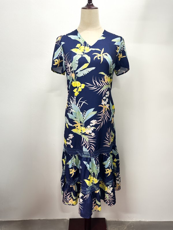 Vivene Sleeve Shift Dress In Navy
