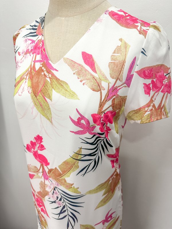 Vivene Sleeve Shift Dress In White