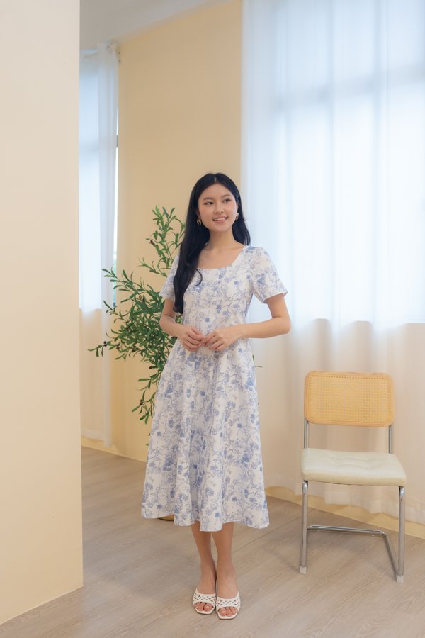 Dorelle Porcelain Sleeve Dress In Blue