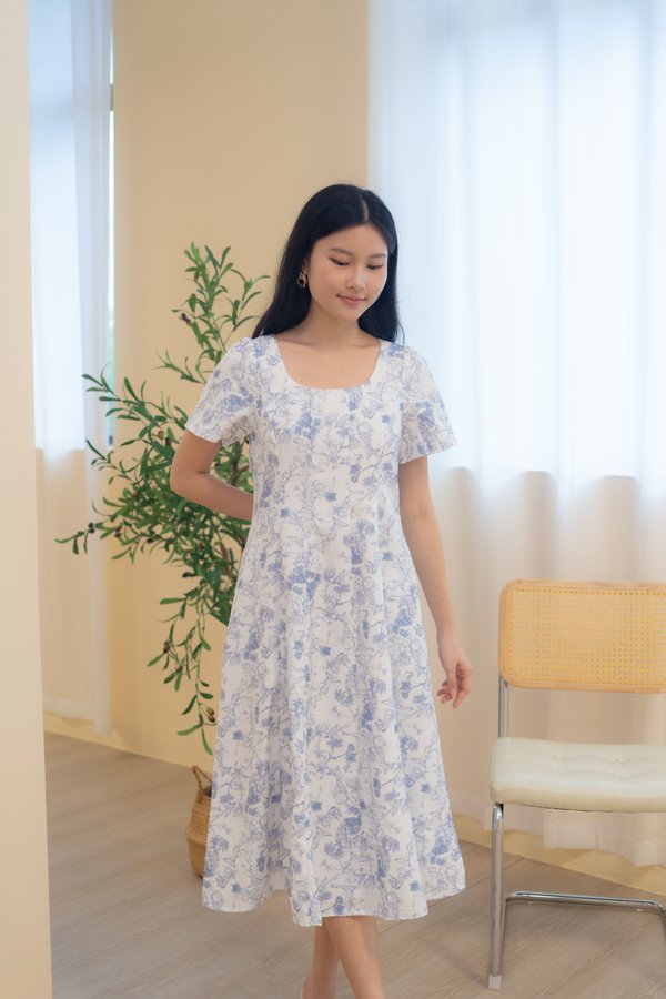 Dorelle Porcelain Sleeve Dress In Grey