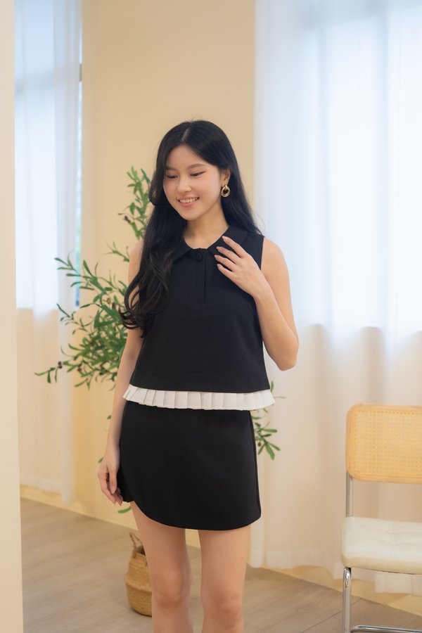 Maison Pleated Collar Top In Black