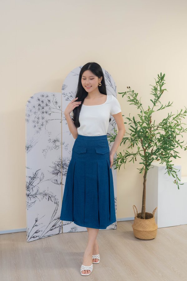 Mirelle Denim Pleated Skirt In Dark Wash