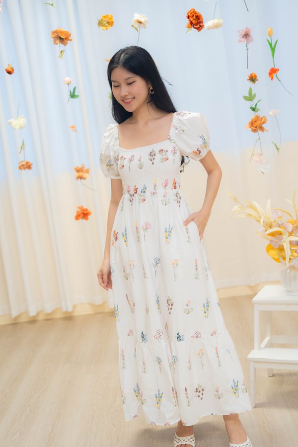 Rainie Embroidery Smocked Dress In White