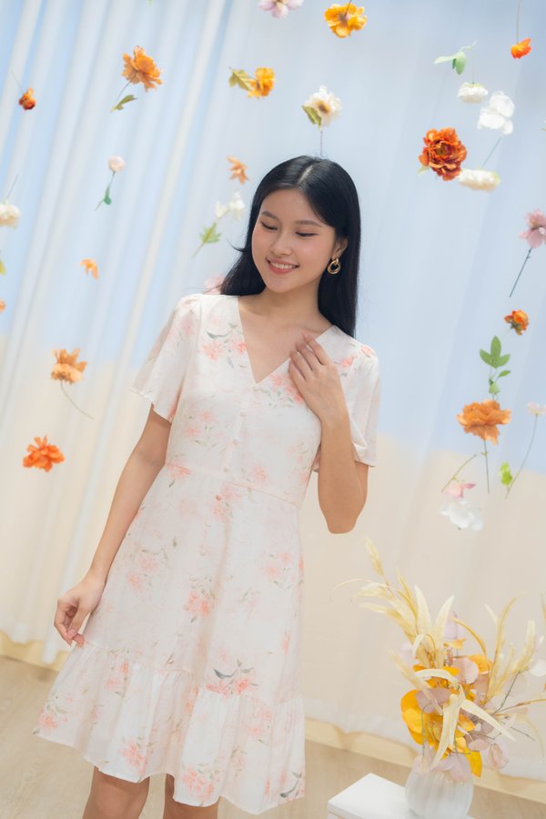 Mirella Flutter Sleeve Babydoll Dress In Peach