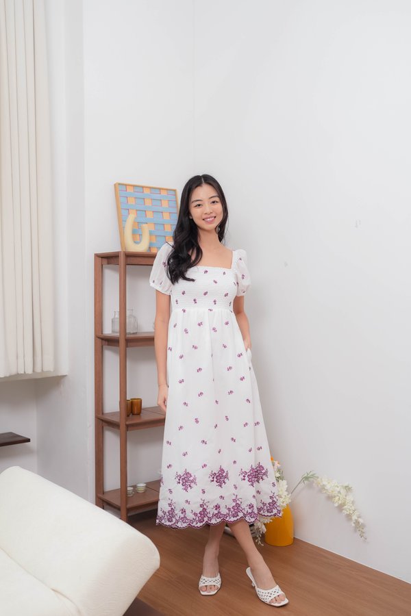 Rose Embroidery Porcelain Dress In Wine Red