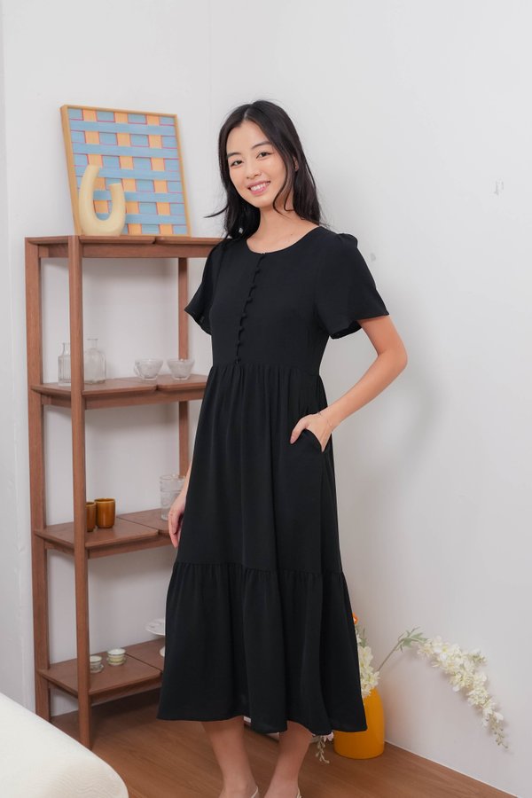 Jovana Buttons Tier Dress In Black