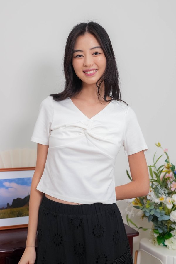 Mila Twist Knot Basic Top In White