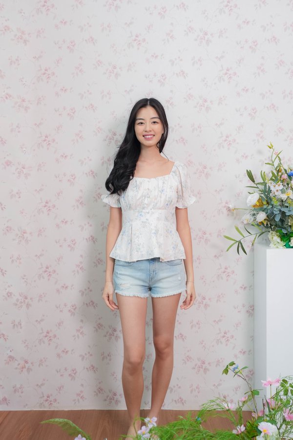 Belle Sleeve Pleated Top In Blue Floral