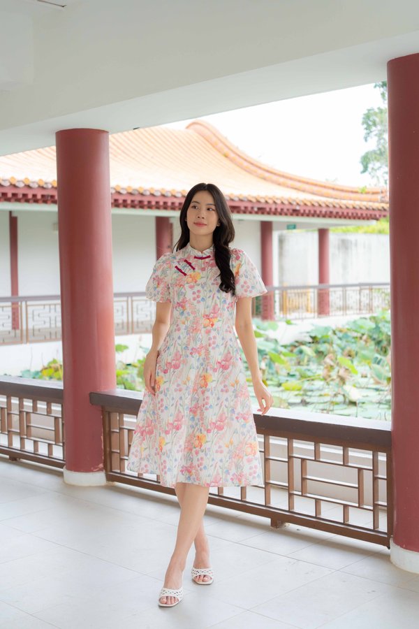 Vionne Sleeve Embroidery Cheongsam In Pink