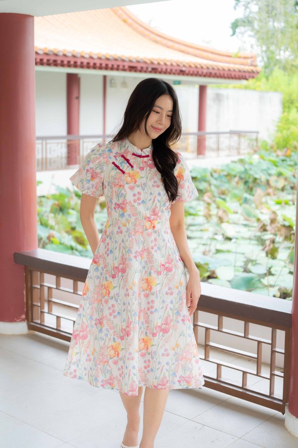 Vionne Sleeve Embroidery Cheongsam In Pink