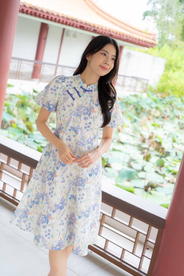 Vionne Sleeve Embroidery Cheongsam In Purple Blue