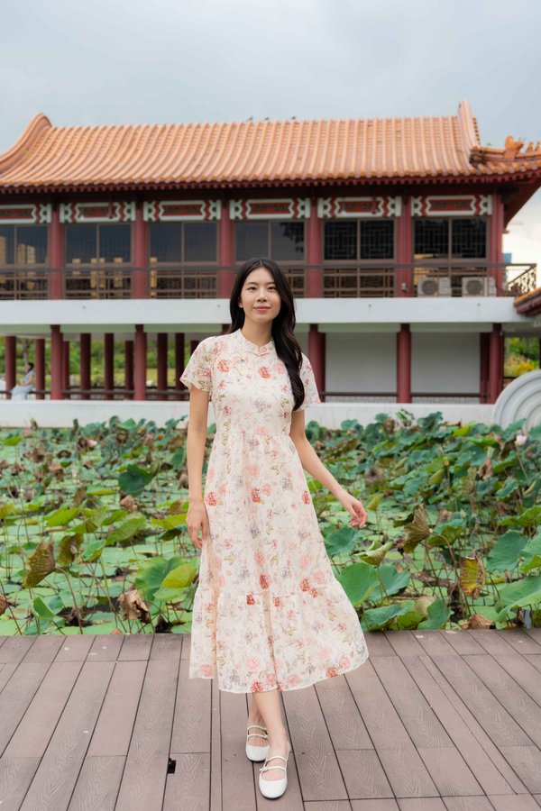 Amber Lace Sleeve Cheongsam In Pink Floral