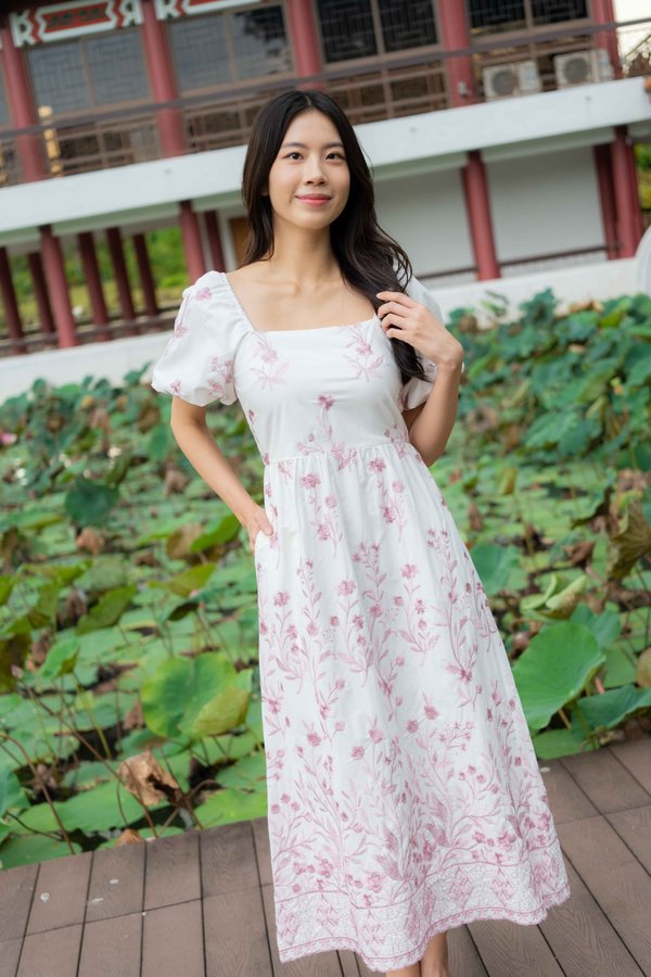 Faye Embroidery Scallop Hem Dress In Pink