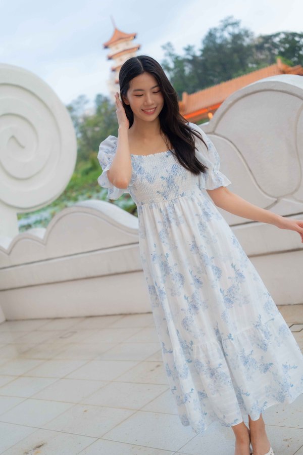 Camille Prints Smocked Dress In Blue