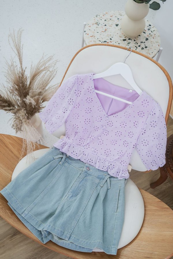 Roffe Eyelet Sleeve Top In Lilac