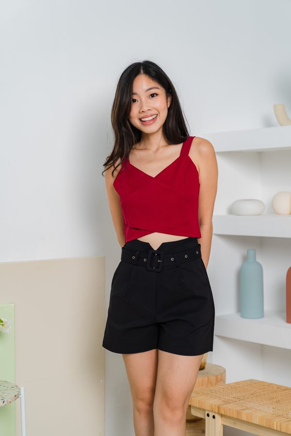 Rhea Belted Shorts In Black