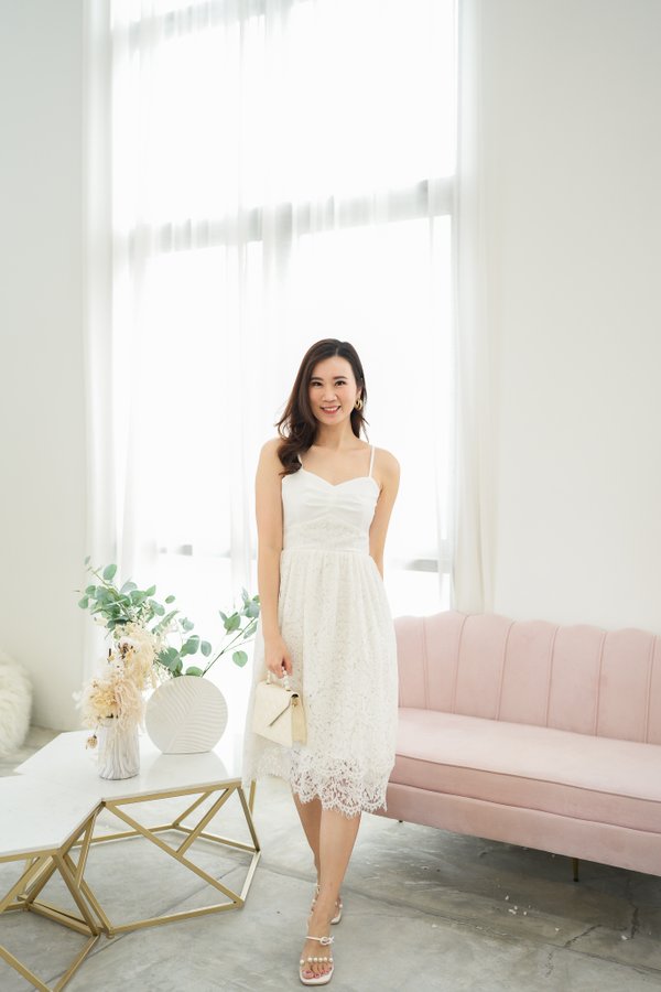 Cassie Sweetheart Lace Dress In White